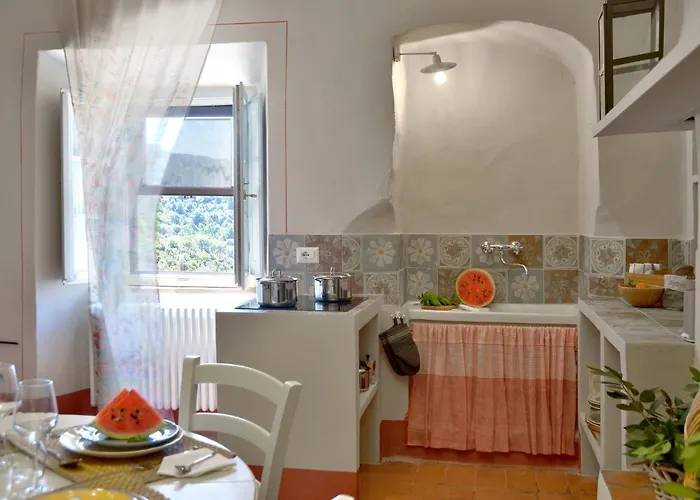 Castello Ginori Di * Querceto (Montecatini Val di Cecina)